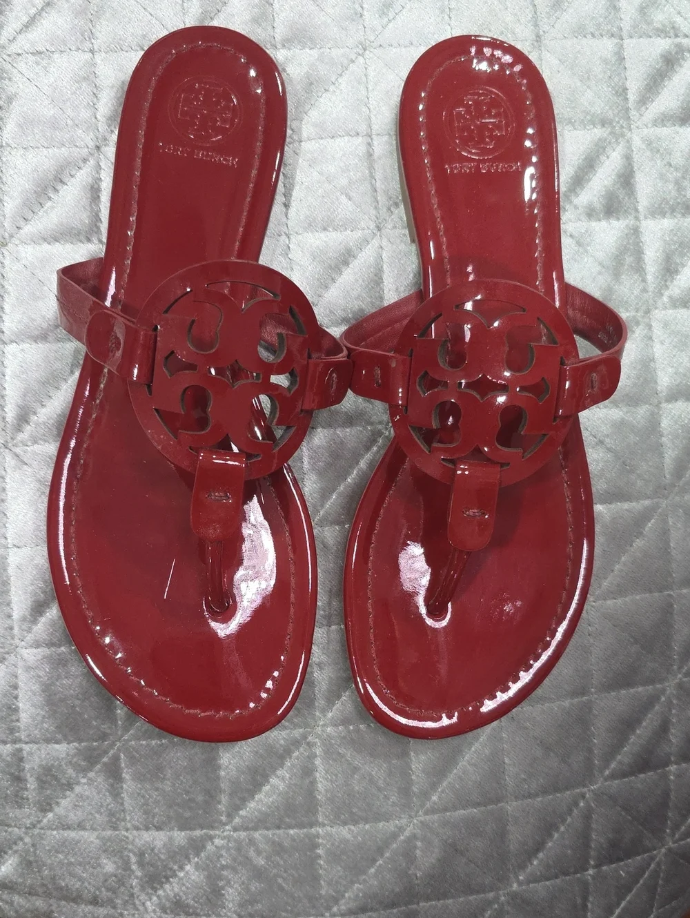 Tory Burch Red Patent Logo Thong Sandals - Round Cutout Emblem